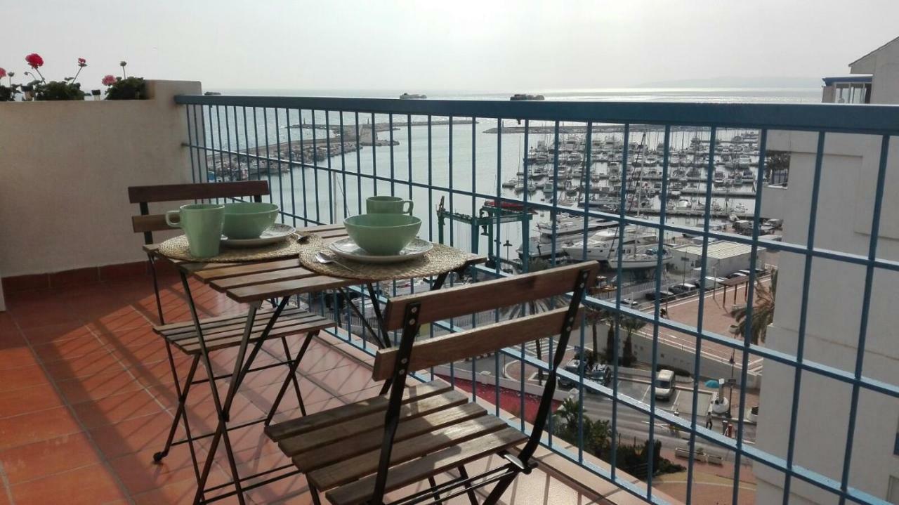 Vista Al Faro Apartment เอสเตโปนา ภายนอก รูปภาพ