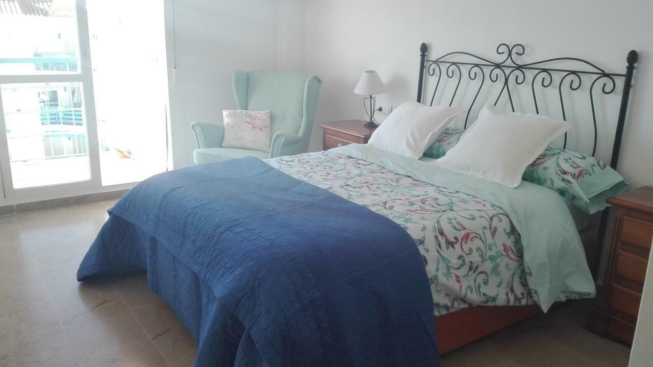 Vista Al Faro Apartment เอสเตโปนา ภายนอก รูปภาพ